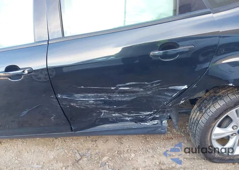 2013 Ford Focus Se z USA, uszkodzony, nr VIN 1FADP3K21DL312917